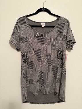 NWT Size M LuLaRoe  Black and White Geometric Patchwork Short Sleeve Tunic